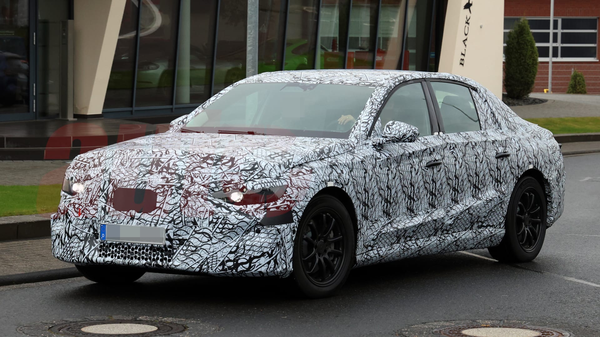 2027 Mercedes-Benz EQE spy shot