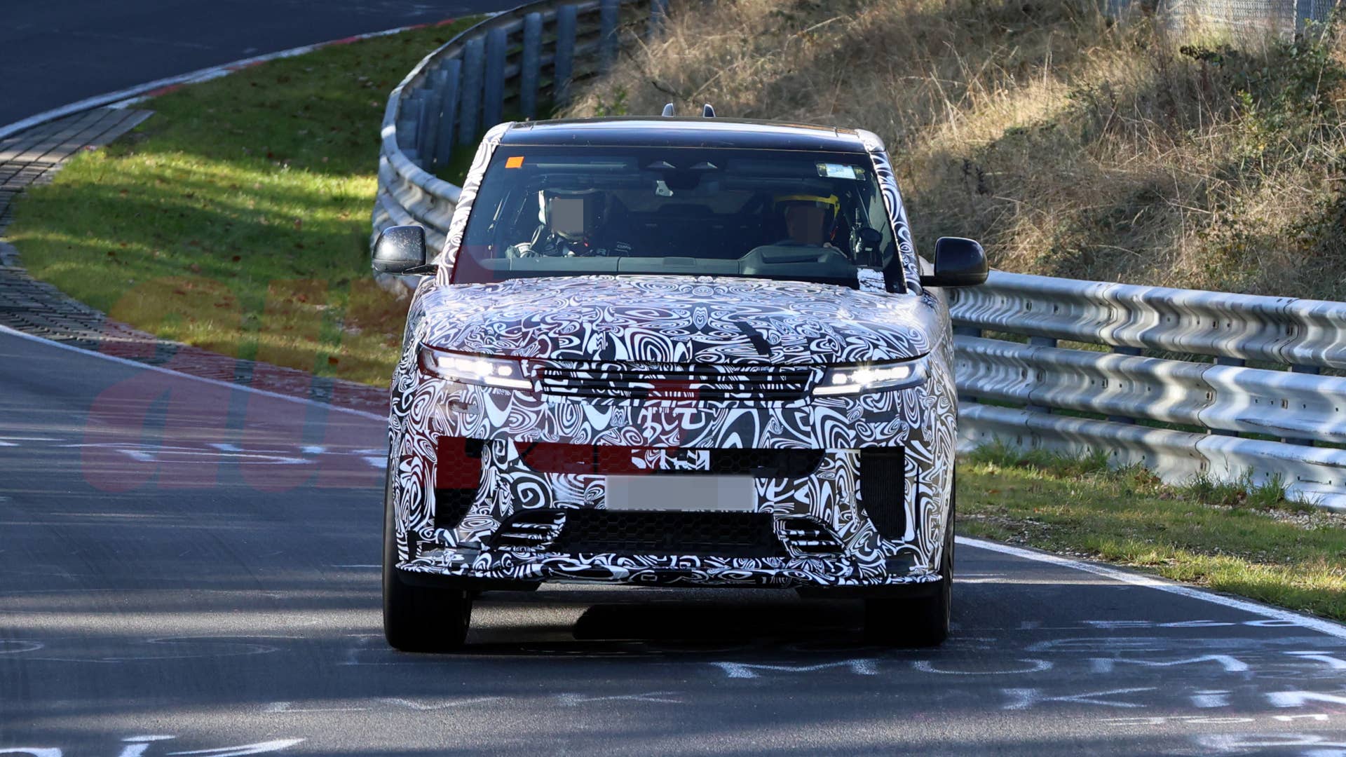 2026 Range Rover Sport SV spy shot