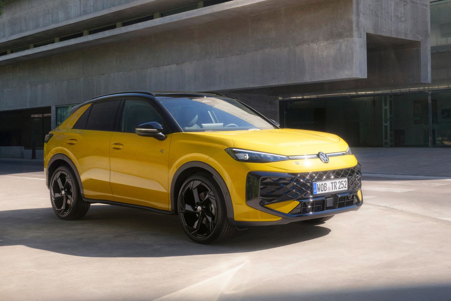 Why the New 328-HP VW T-Roc R is Europe's Hottest Forbidden Fruit 8 2025 Volkswagen T-Roc R Line front 3/4 view