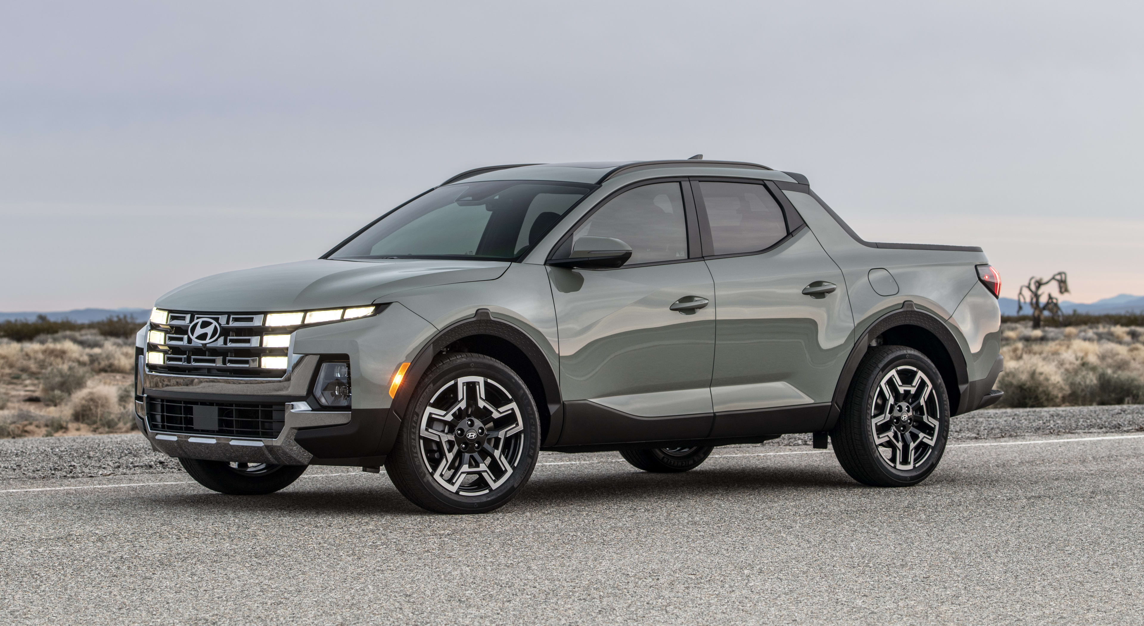 Santa Cruz vs. Ridgeline: 2026 Pickup Truck Showdown - lifestyle news from Autoblog