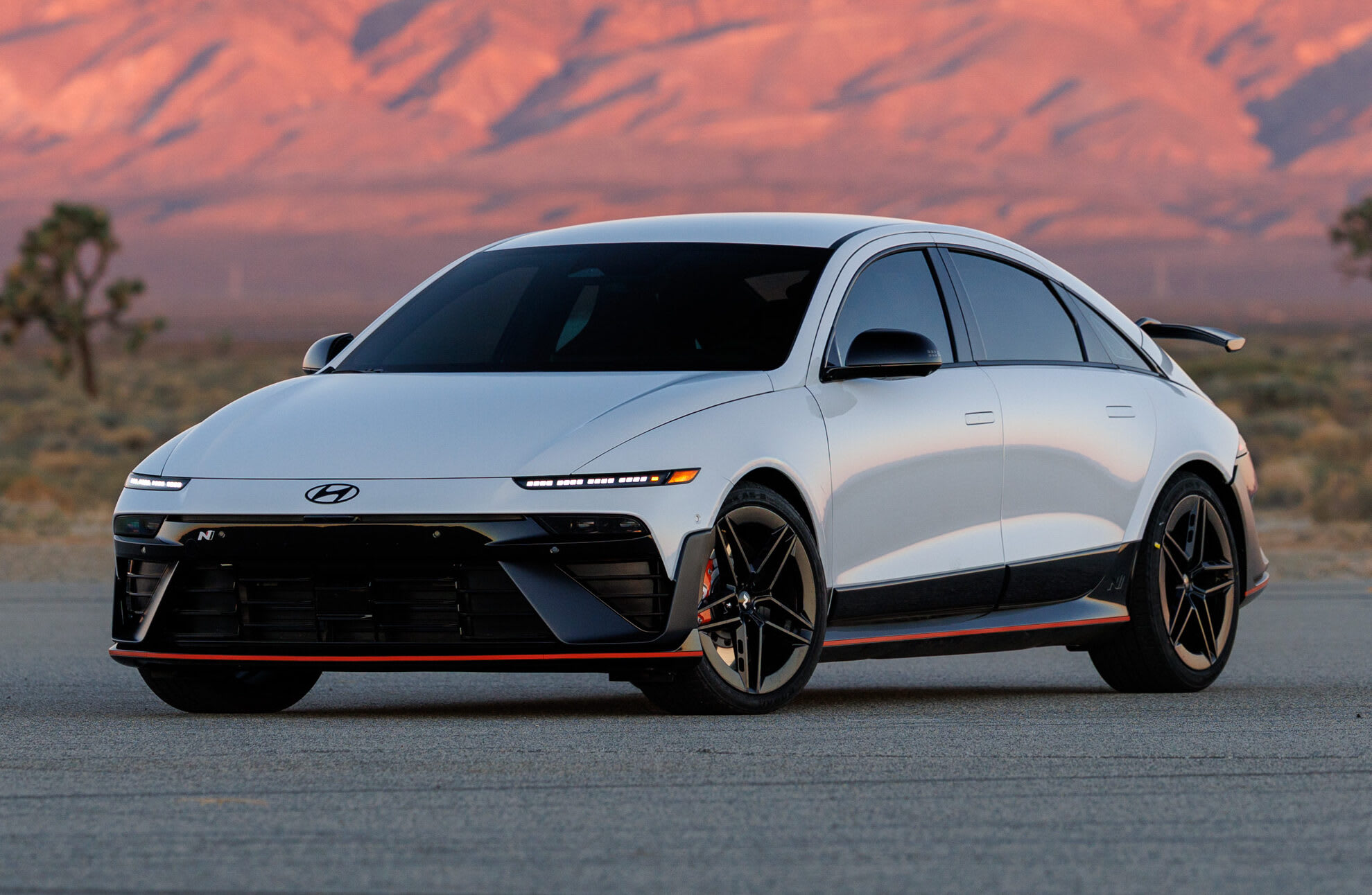 현대의 641-HP Ioniq 6 N이 마침내 미국에 출시되었습니다. 이는 심각한 Model 3 성능 위협입니다.