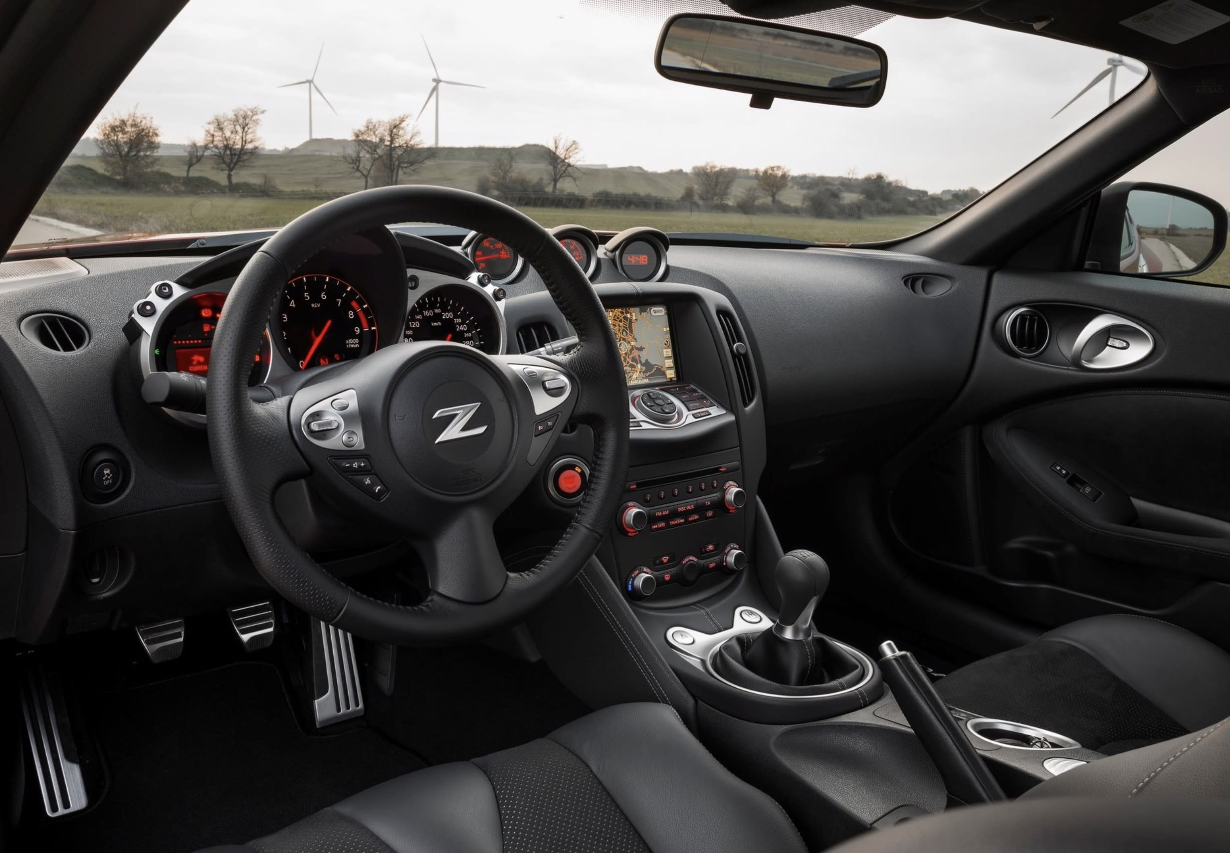 Nissan 350Z vs 370Z: Is the 370Z a Worthy Successor? 9 2013 Nissan 370Z