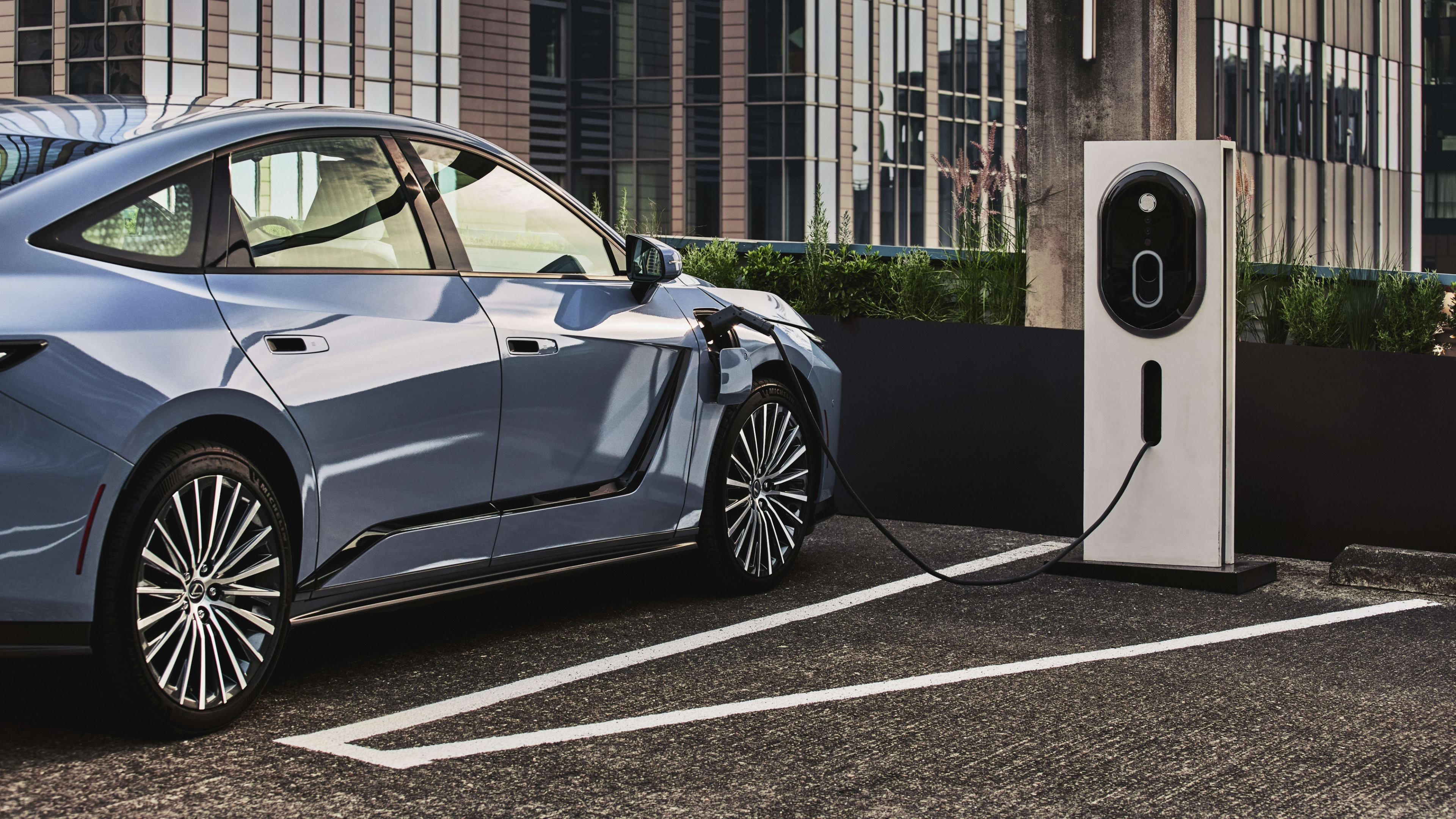 2026 Lexus ES Launches "Standard of Amazing" Campaign with New EV Option 10