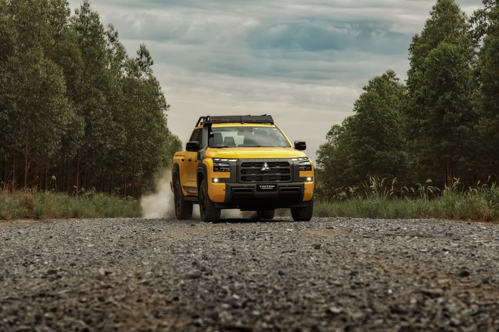 Mitsubishi Triton Savana Is Brazil's Most Off-Road Ready Pickup, Limited to 80 Units 2 Front shot of a Mitsubishi Triton Savana driving on a gravel road