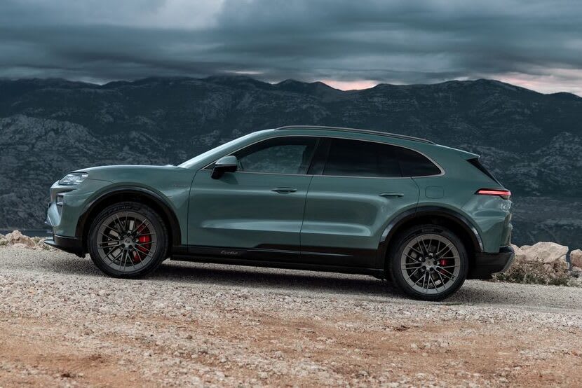 Porsche Cayenne Electric off-road Specs: 9.6 Inches Clearance and 7,700 Lb Towing 3 porsche cayenne turbo 2026 profile edited