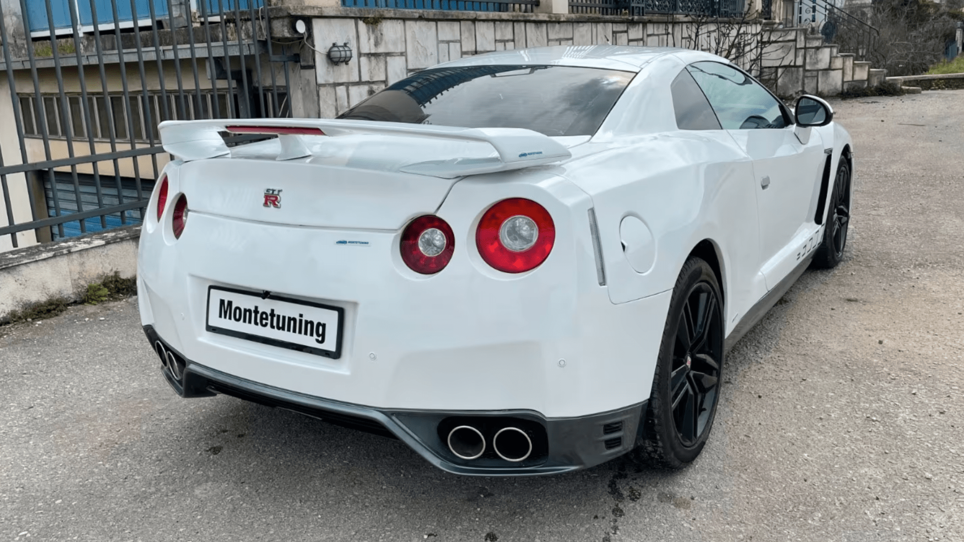Nissan GT-R replica Ford Cougar Specs: 163 HP V6 with Manual Transmission 5 Nissan GT-R Replica