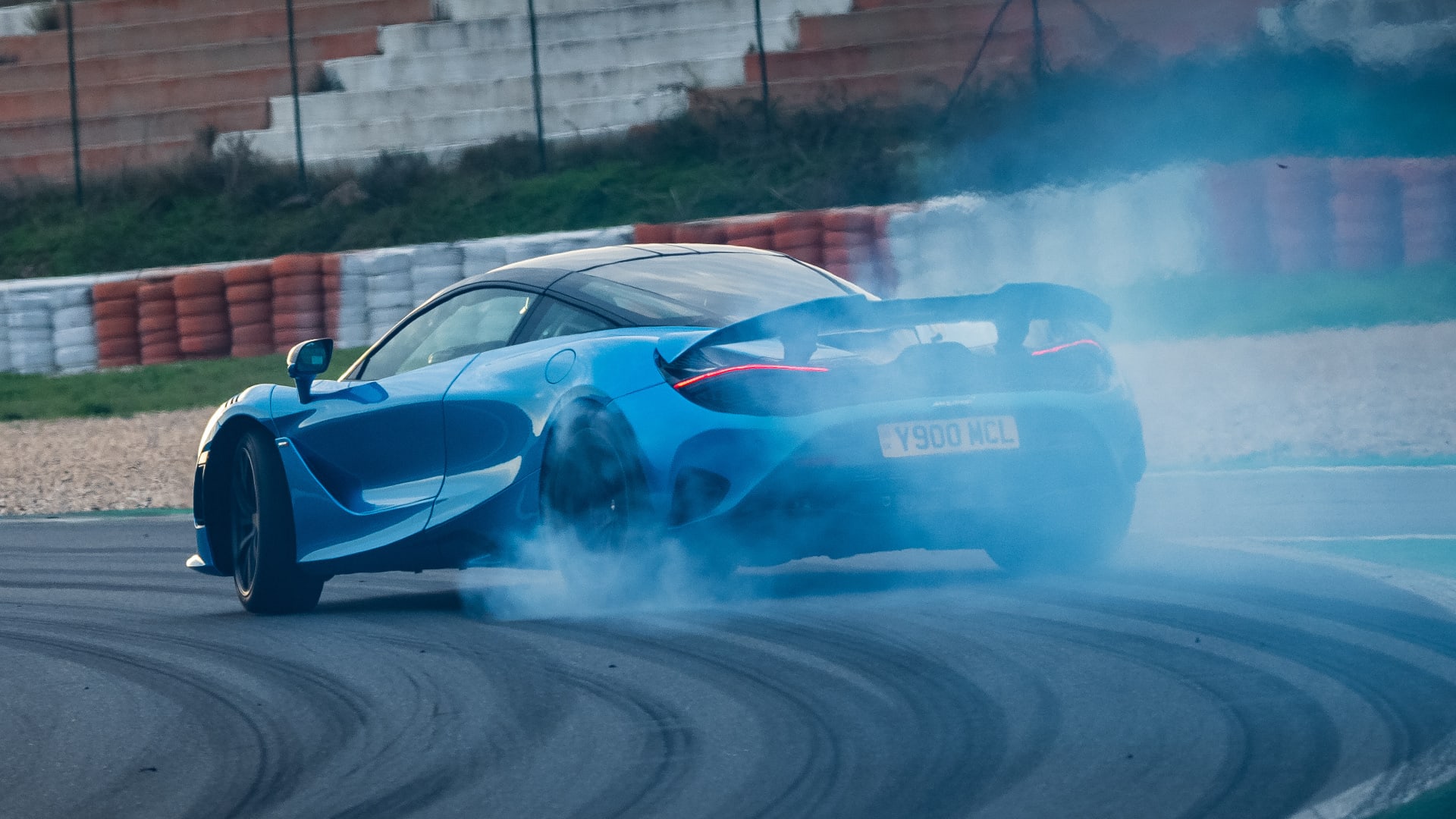 McLaren race mode GPS lock Is Designed to Prevent Dangerous Hooning on Public Roads 2 McLaren 750S