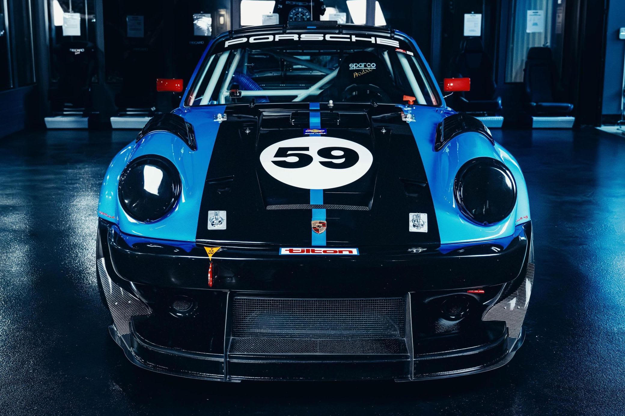 1977 Porsche 911 track car Features MoTeC Management and 935-Spec Suspension 3 ajdos