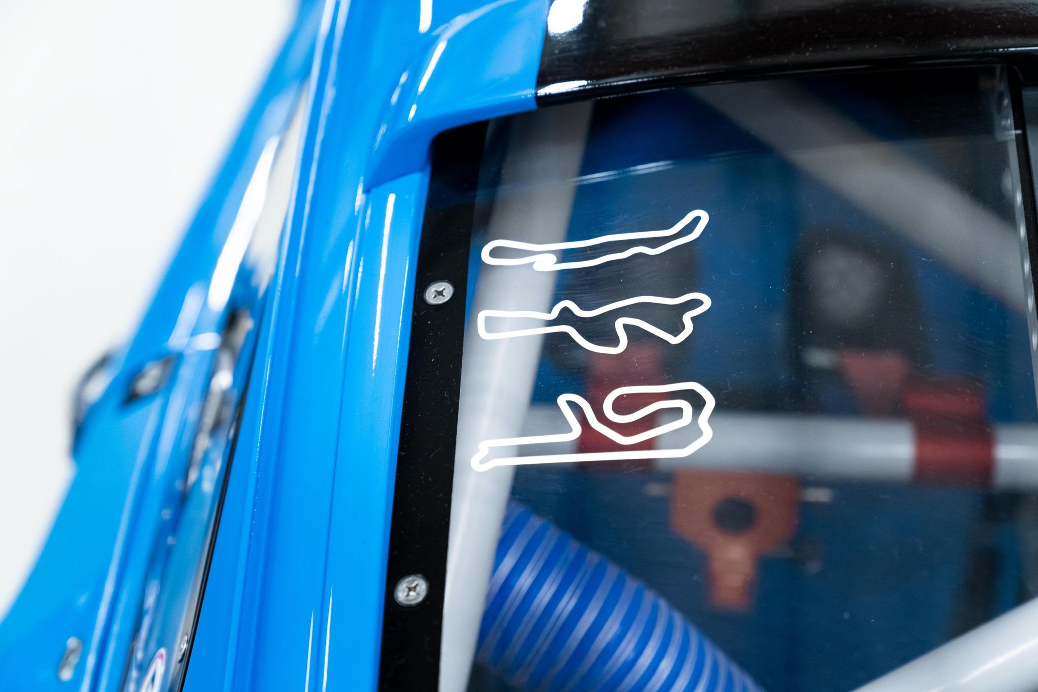 1977 Porsche 911 track car Features MoTeC Management and 935-Spec Suspension 10 9aad1z48 blpeqv