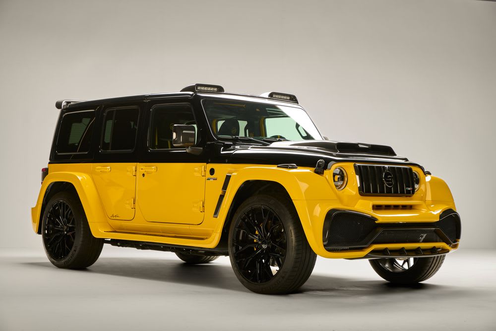 Stradale Modena Hellcat Jeep Specs: 788 HP V8 in a Wrangler Convertible 5 Front three-quarter studio shot of a yellow and black Jeep Wrangler built by Stradale Modena
