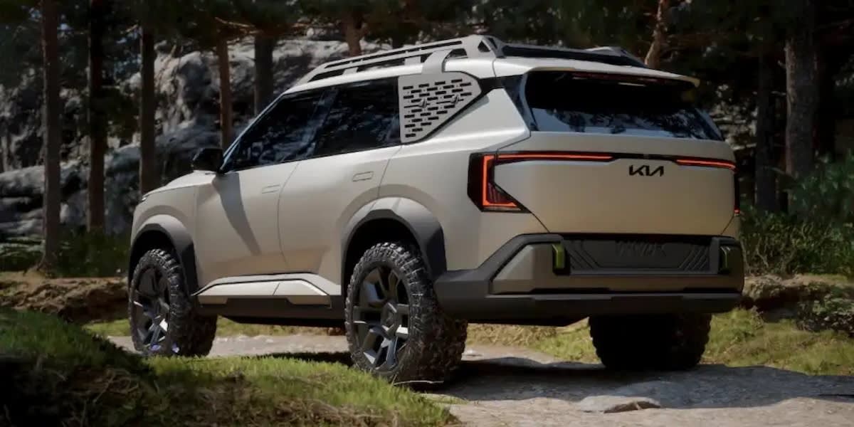 Kia EV5 Weekender Concept: Specs of the Rugged Electric Adventure SUV 3 Kia EV5 WKNDR Concept rear quarter