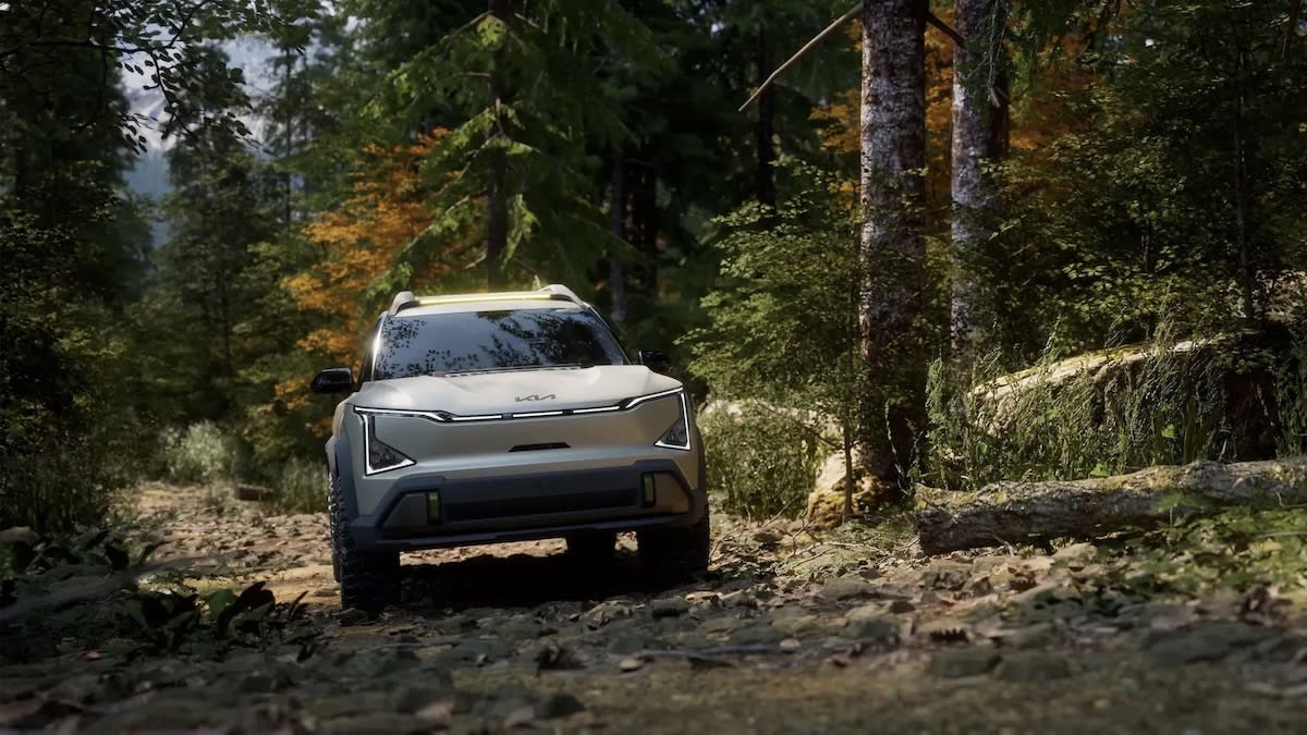 Kia EV5 Weekender Concept: Specs of the Rugged Electric Adventure SUV 4 Kia EV5 WKNDR Concept front moving