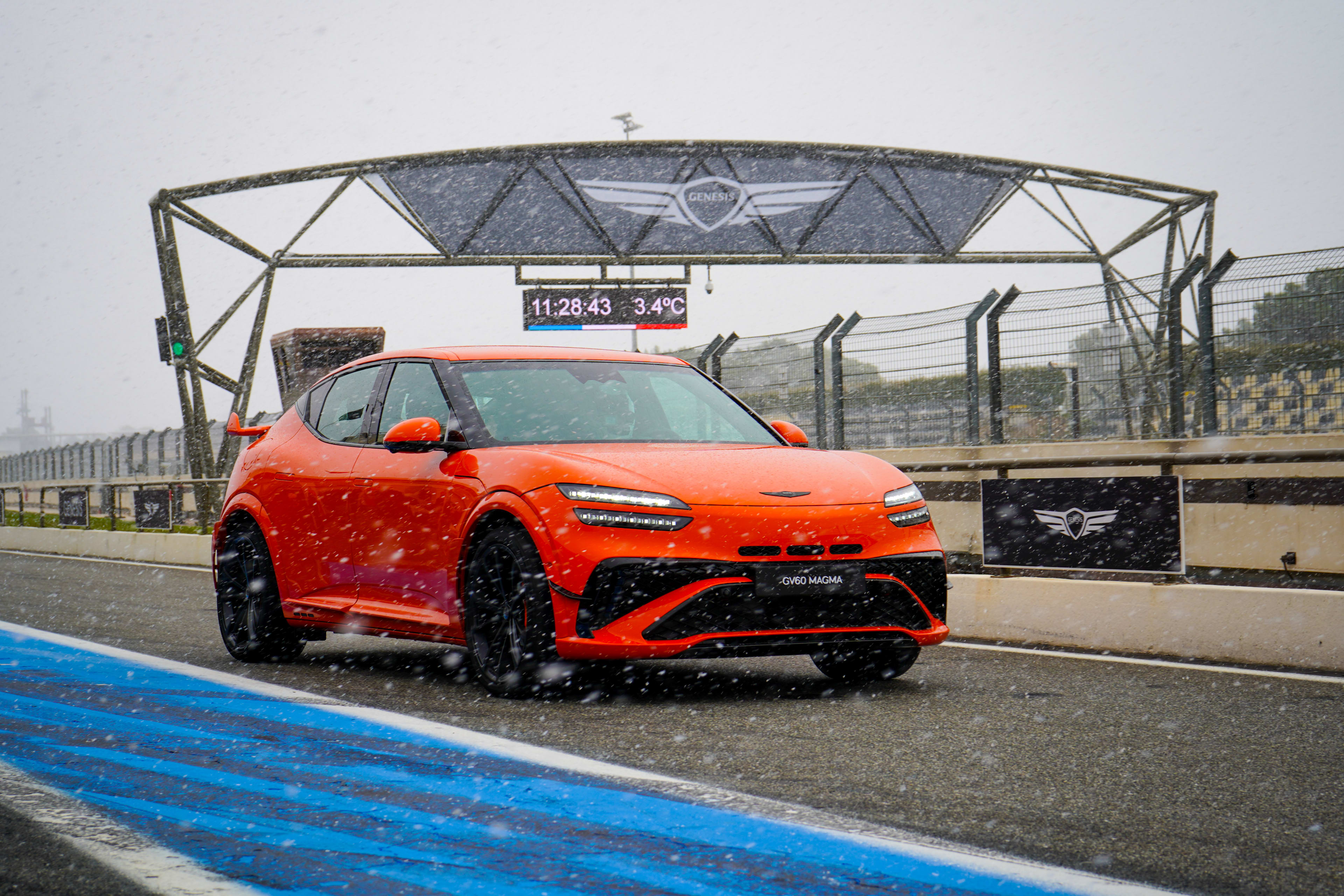 2027-genesis-gv60-magma-2