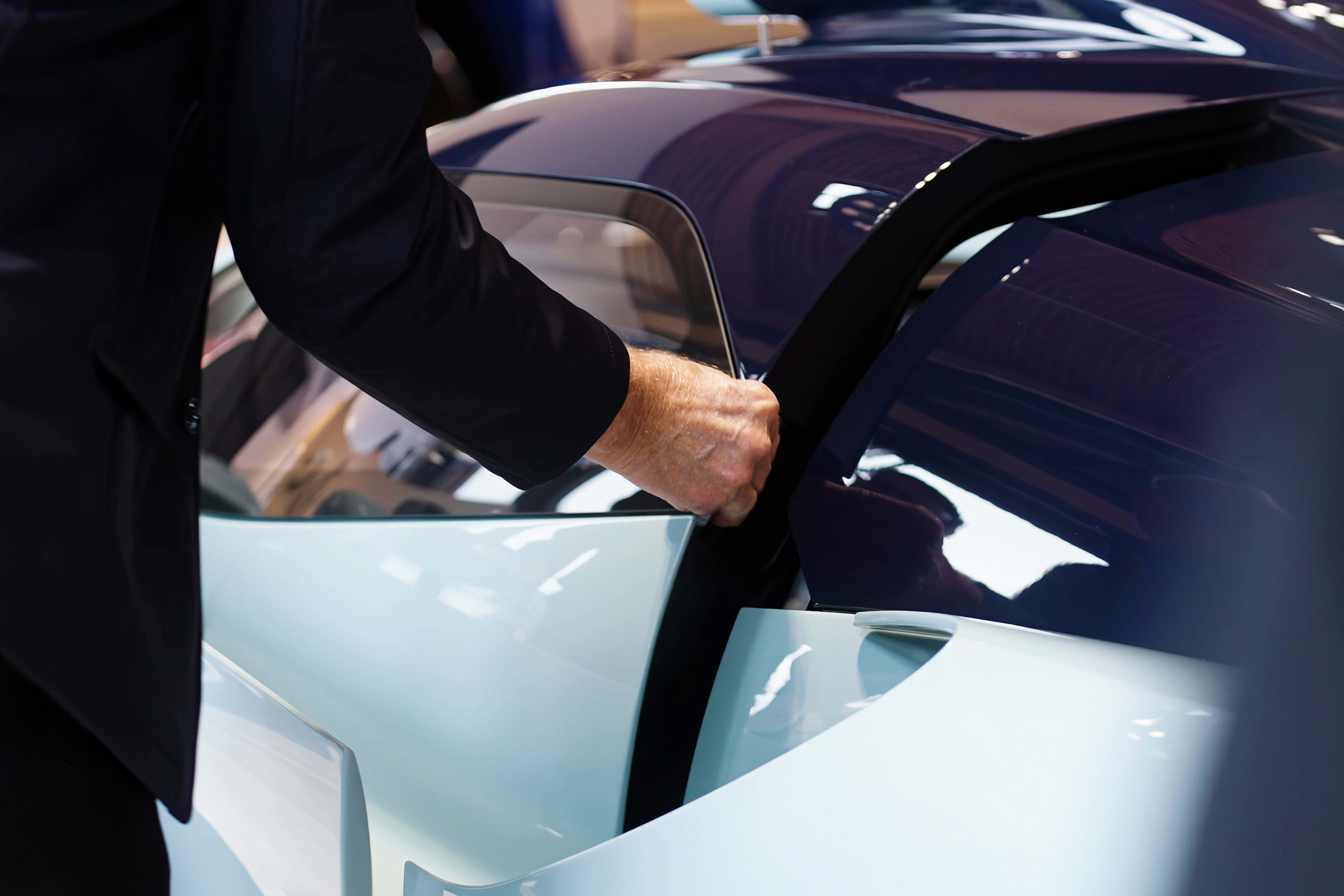 Bugatti Bolide final unit Specs: 1,578 HP Track Weapon Delivered 4 Bugatti Bolide