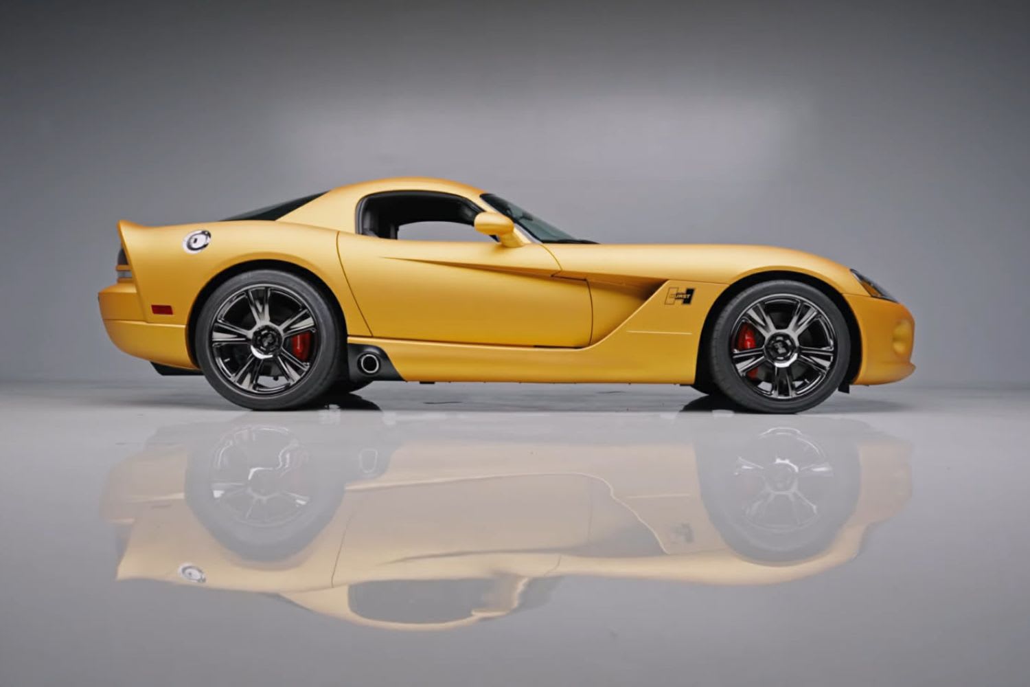 Rare Gold Pair: Hurst 50th Anniversary Dodge Viper Auction 11 2008 Dodge Viper SRT-10 Hurst 50th Anniversary Edition