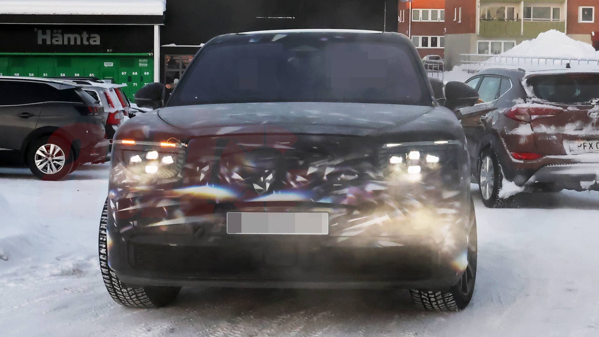 2027 Bentley Luxury Urban SUV spy shot
