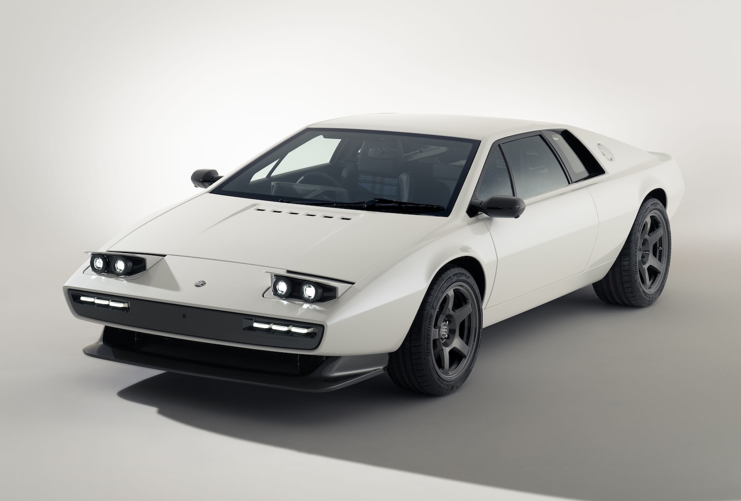 Lotus Esprit carbon-fiber restomod Specs: 10–80% Charge in Just 13 Minutes 2 Encor Lotus Esprit Restomod
