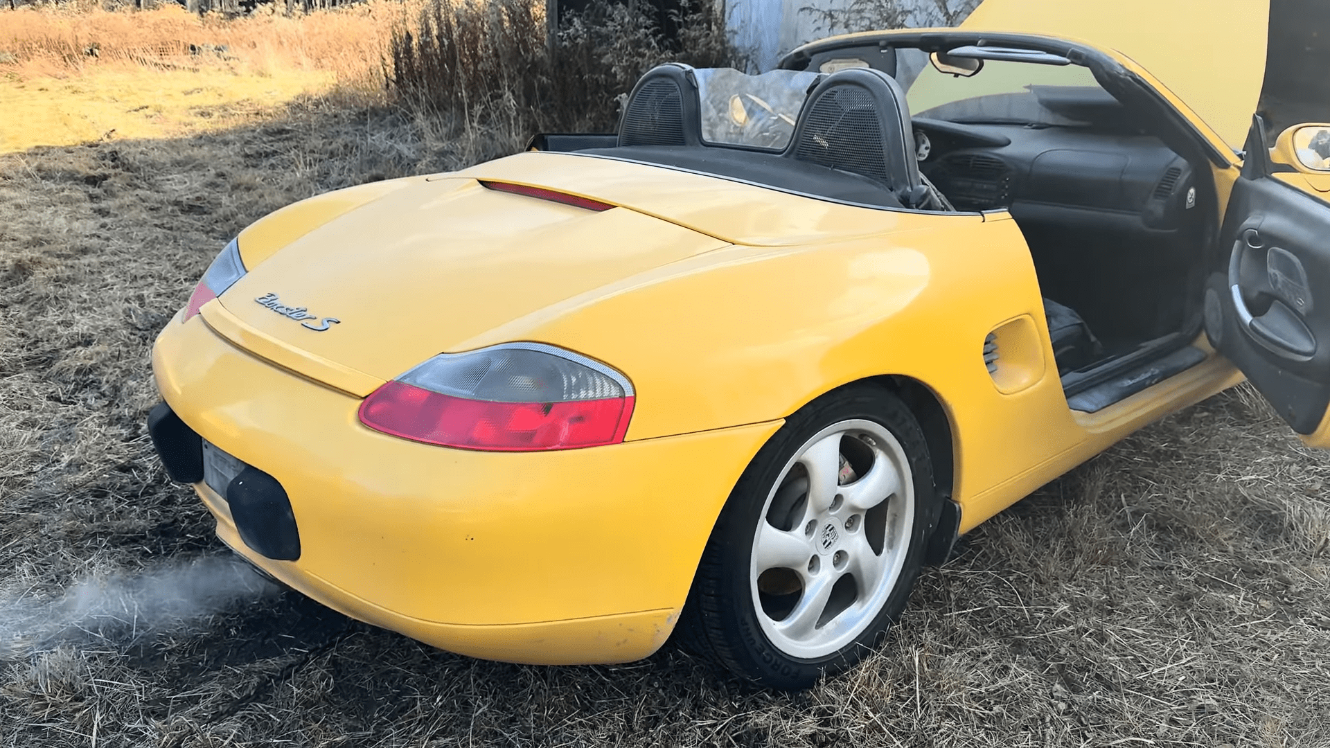 Ferrari 360 Porsche barn find Cars Roar to Life After Years of Mold and Mouse Nests 4 screenshot 312