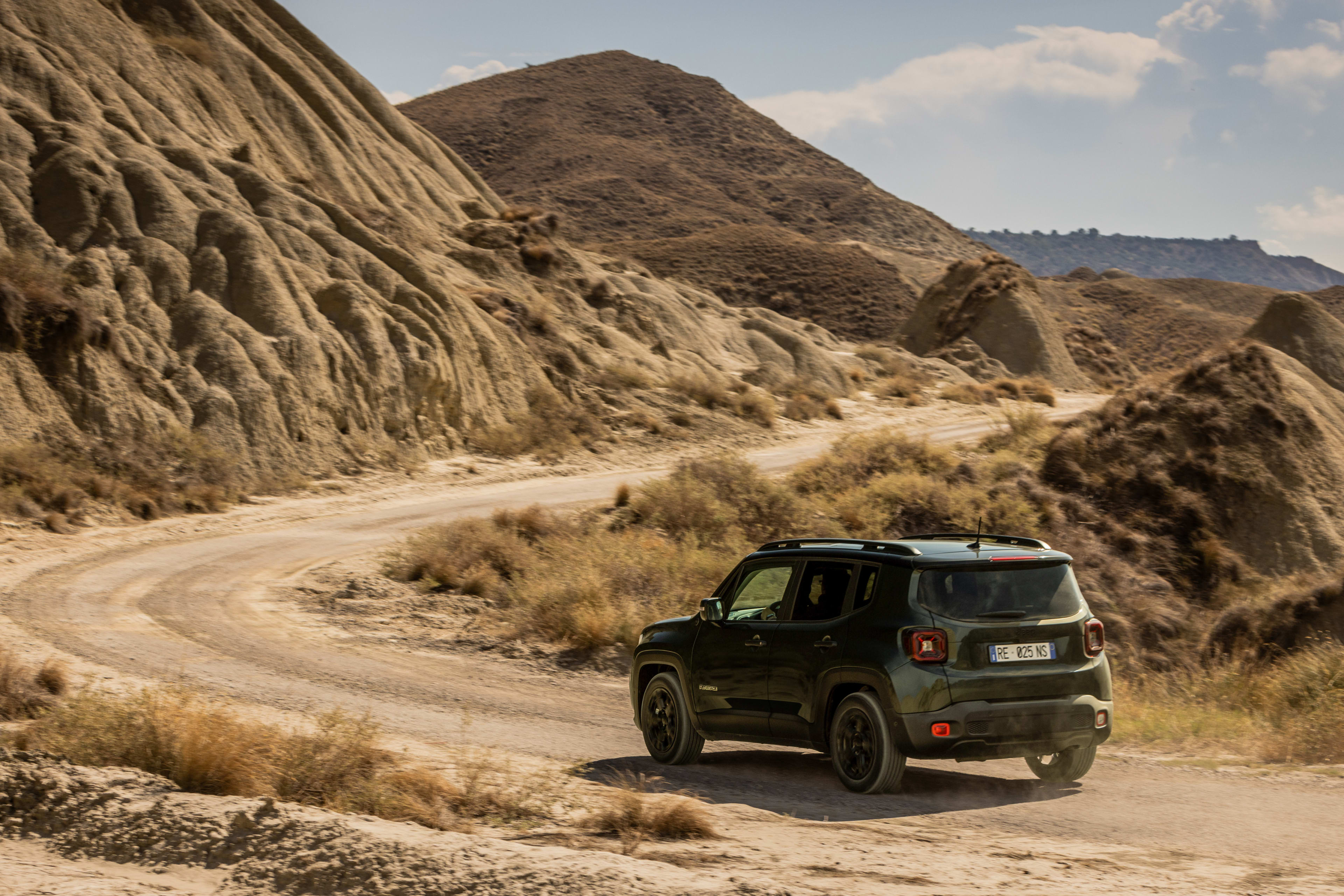 Jeep Renegade North Star Edition Features Mild-Hybrid Power and Exclusive Technogreen Paint 3 jeeprenegadenorthstar 6