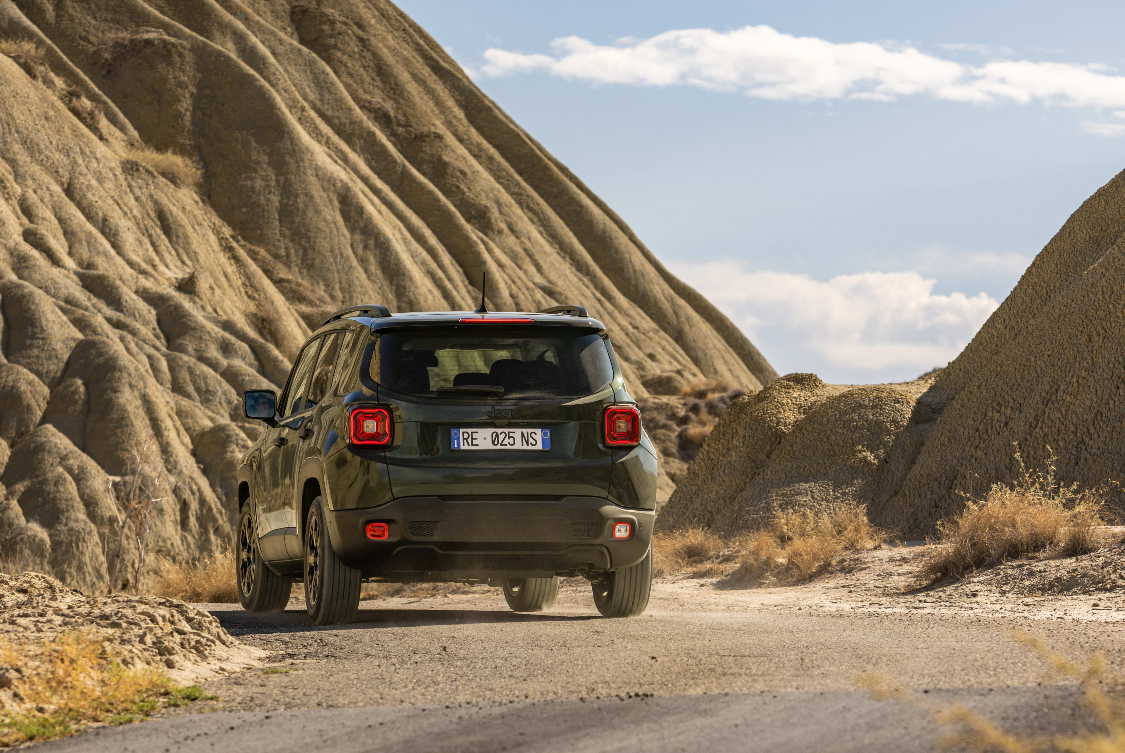 Jeep Renegade North Star Edition Features Mild-Hybrid Power and Exclusive Technogreen Paint 2 jeeprenegadenorthstar 5