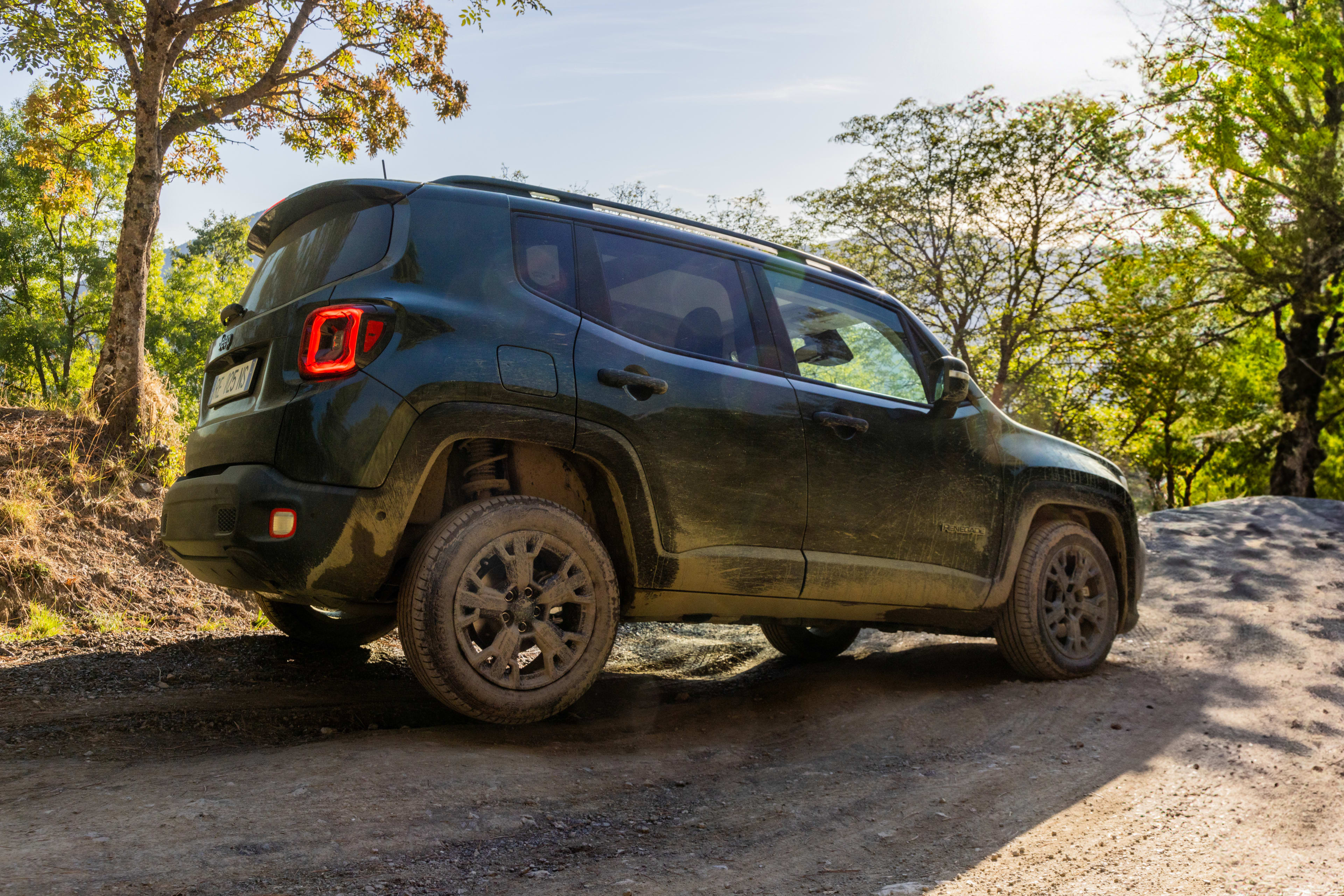 Jeep Renegade North Star Edition Features Mild-Hybrid Power and Exclusive Technogreen Paint 10 jeeprenegadenorthstar 7