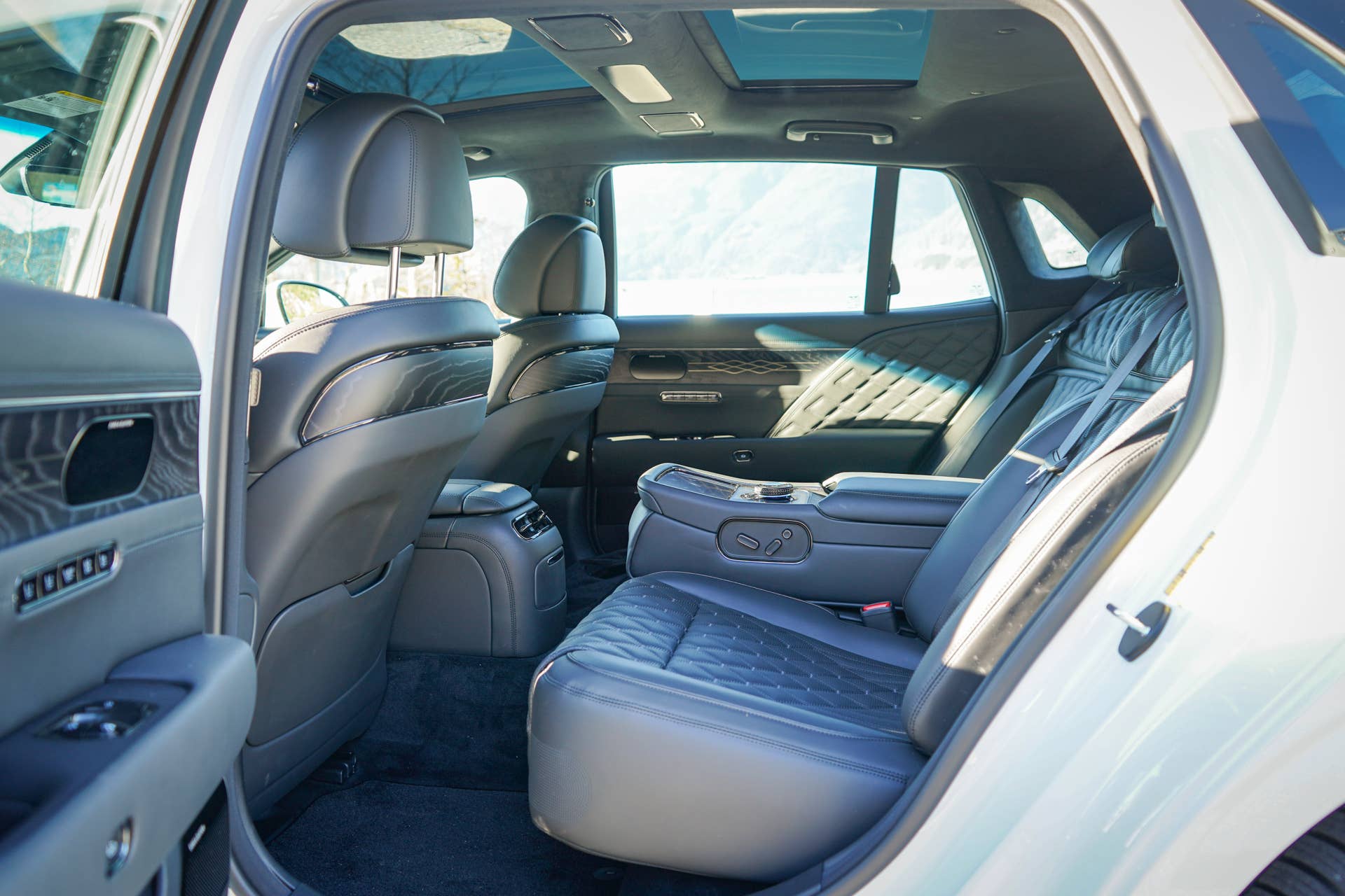 Genesis G90 Prestige Black