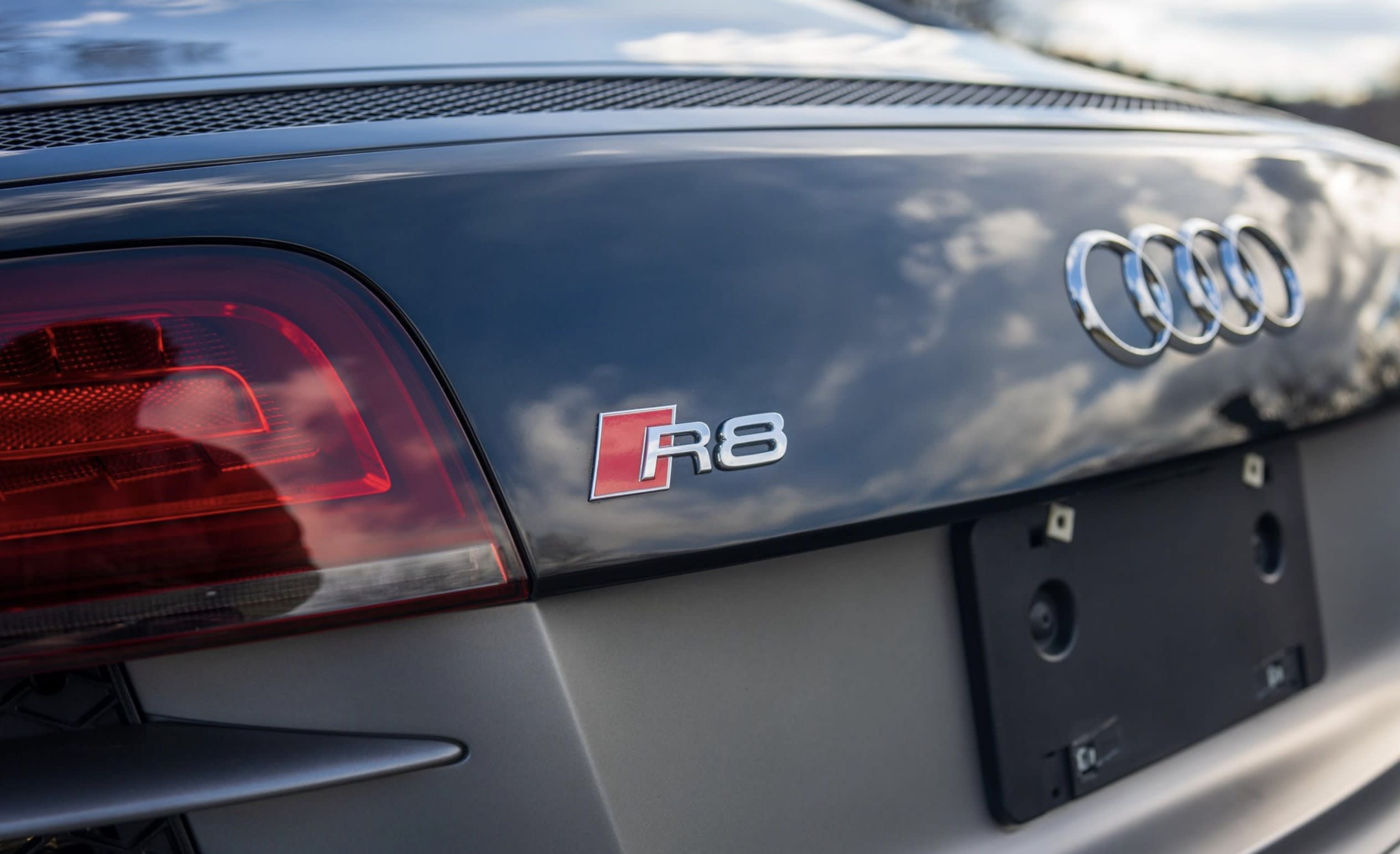 Unicorn 2015 Audi R8 V10 For Sale With Gated Manual and Ultra-Rare ...