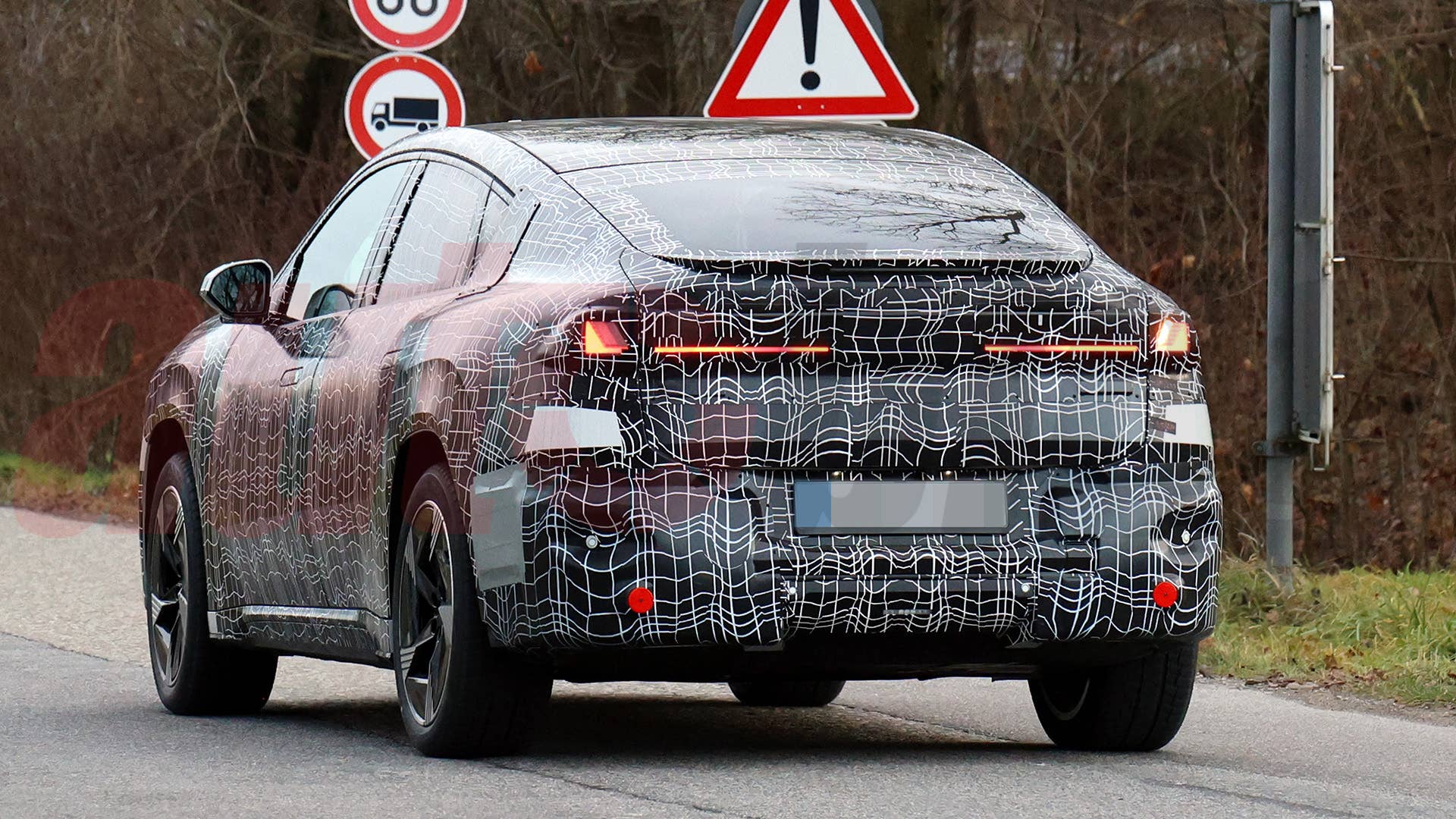 BMW iX4 Spy Shot