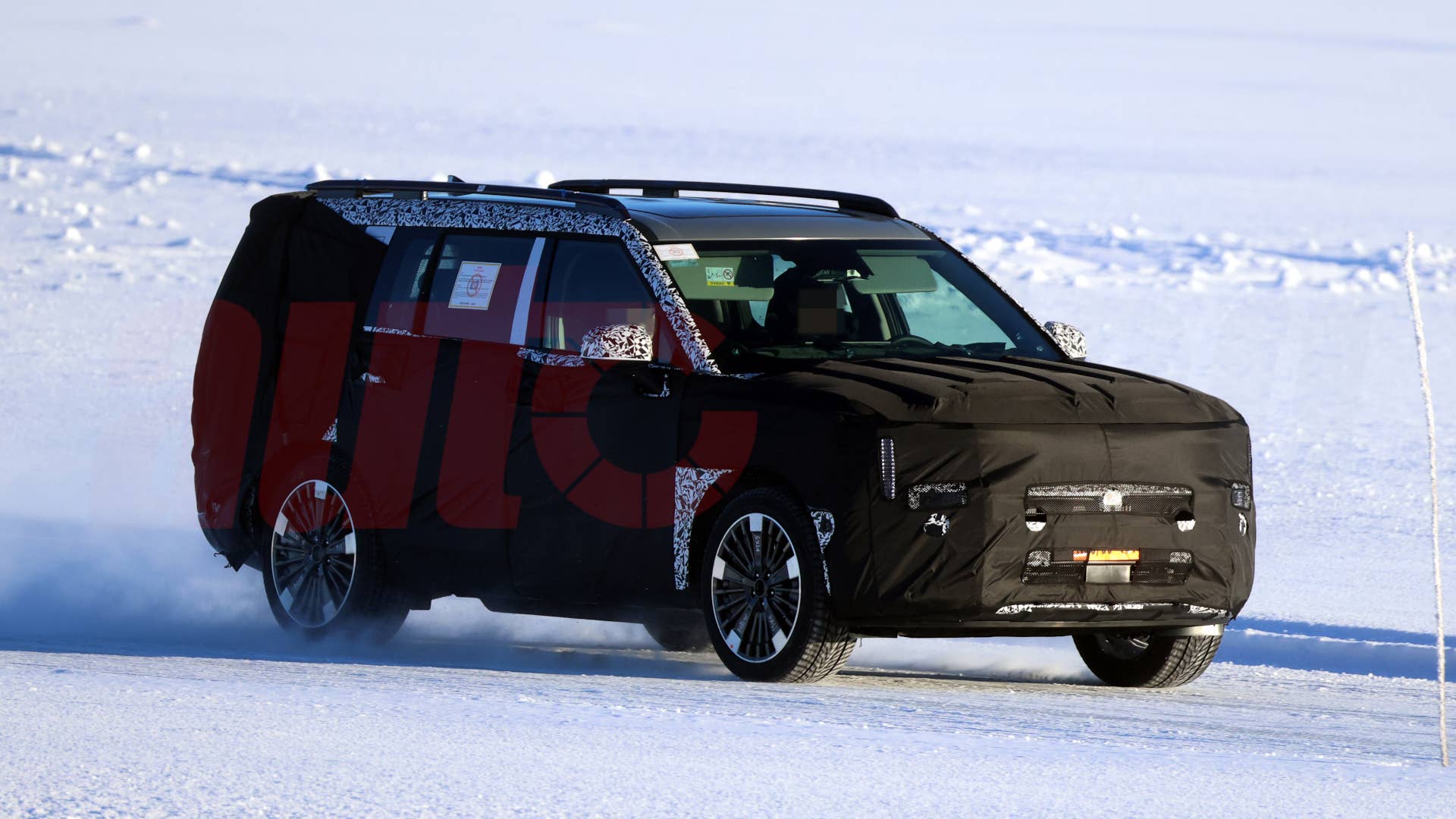 2027 Hyundai Santa Fe facelift spy shot