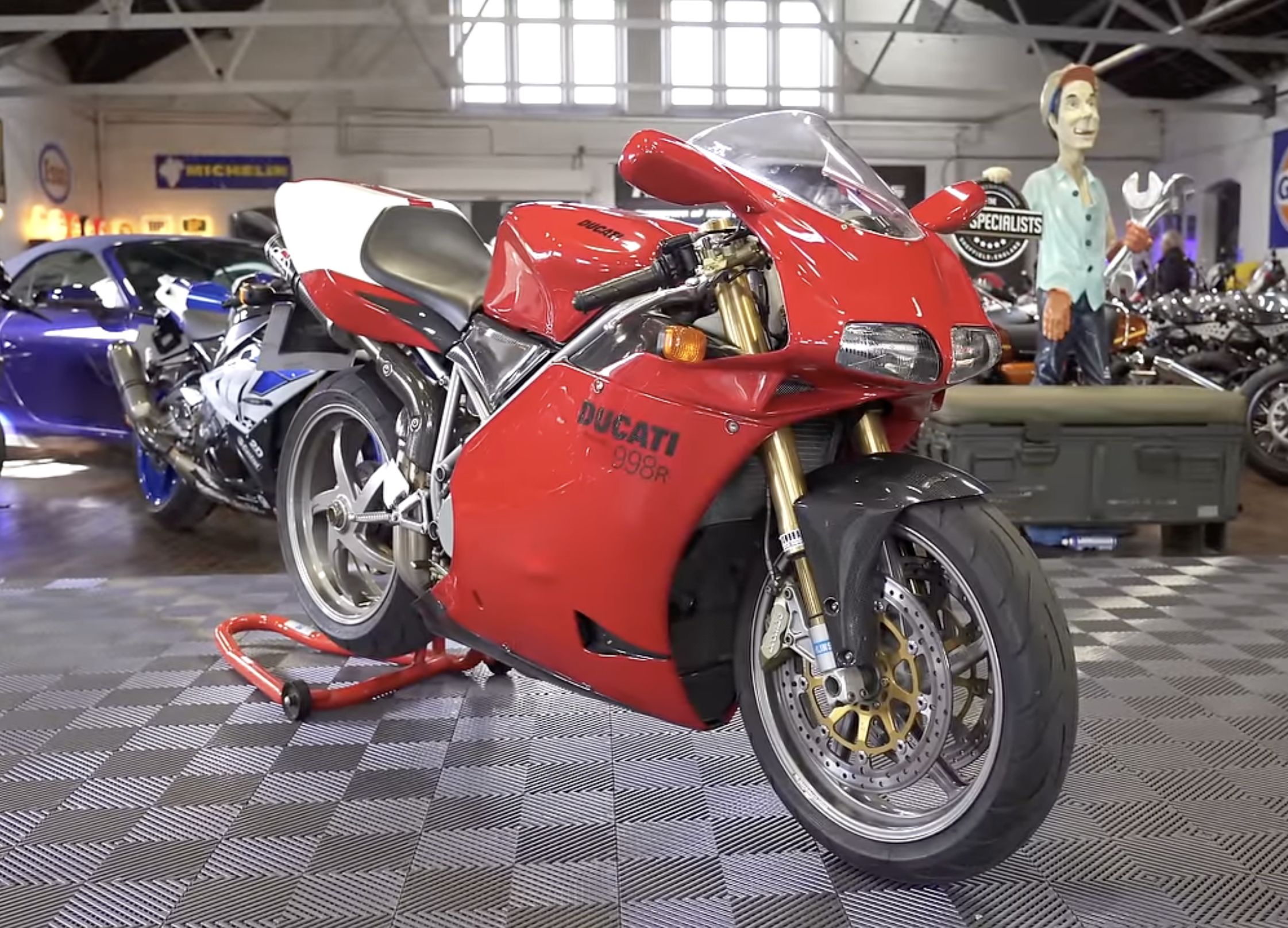 How Honda Built a V-Twin Engine to Beat Ducati - Autoblog