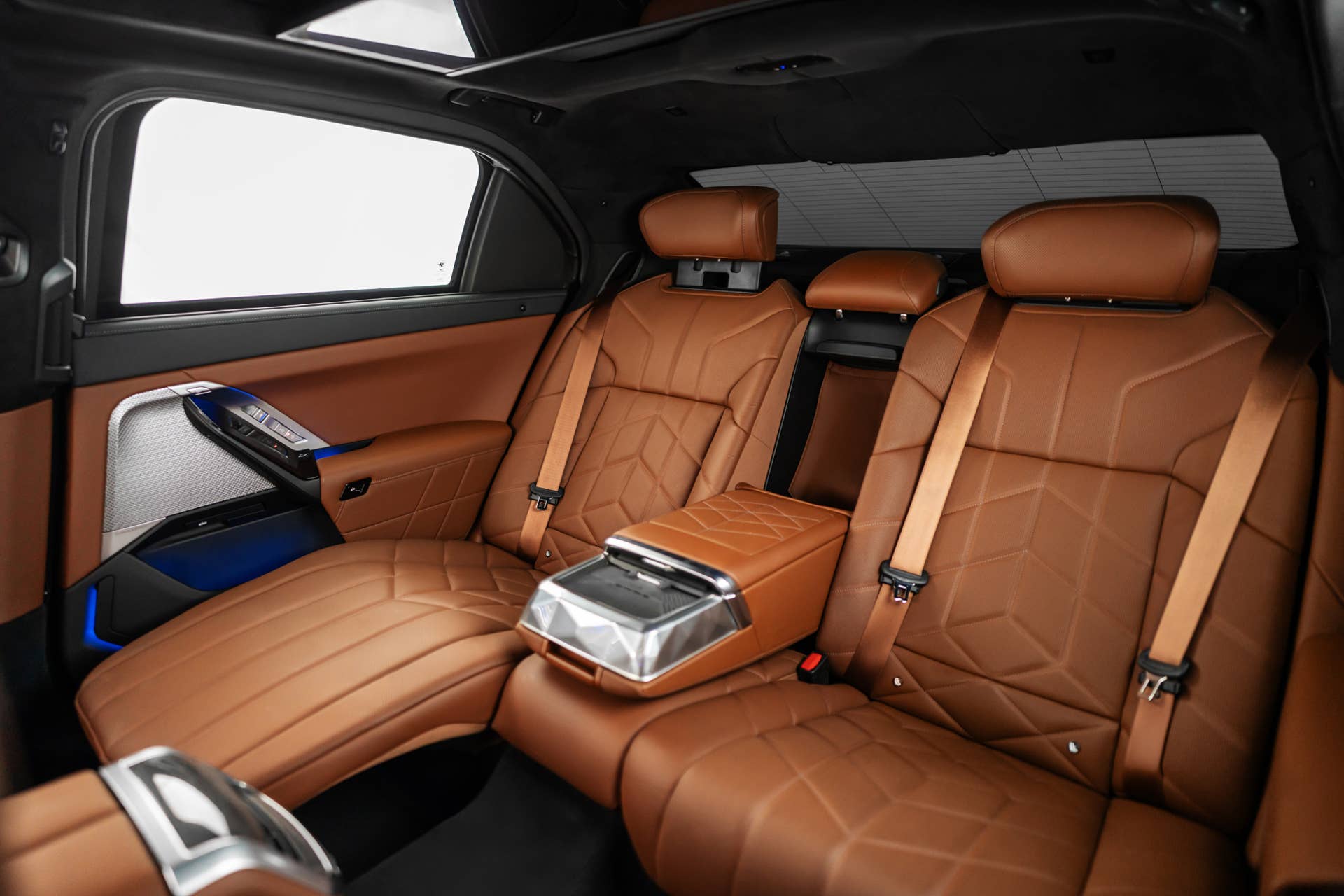 Armored BMW 7 Series Looks Normal, But Can Withstand 2 Grenades - Autoblog
